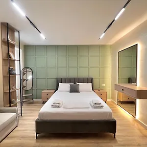 Syncron In The Center Of Apartamento